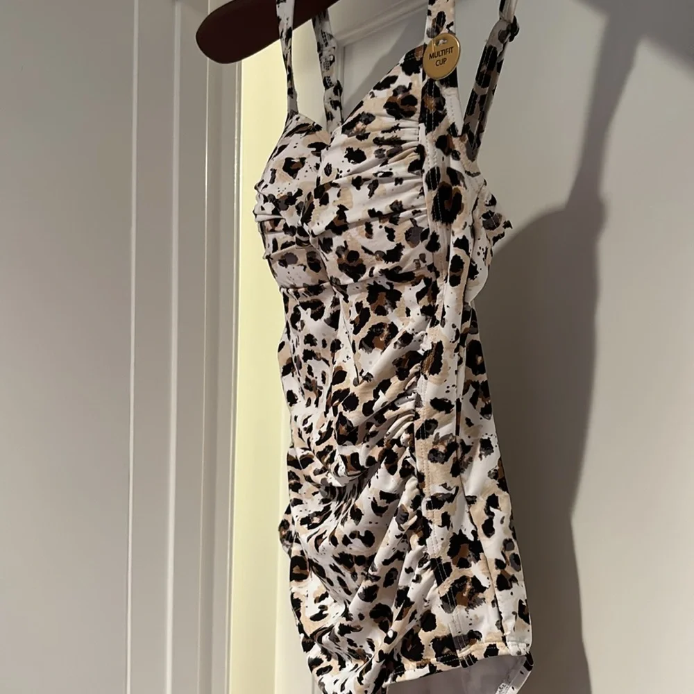 NWT Nip Tuck Swim one piece leopard print bathing suit with wrap top & ruching - Picture 15 of 16